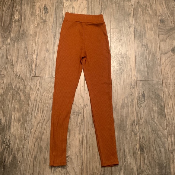 Revamped high waisted Polyester Leggings - Picture 2 of 4